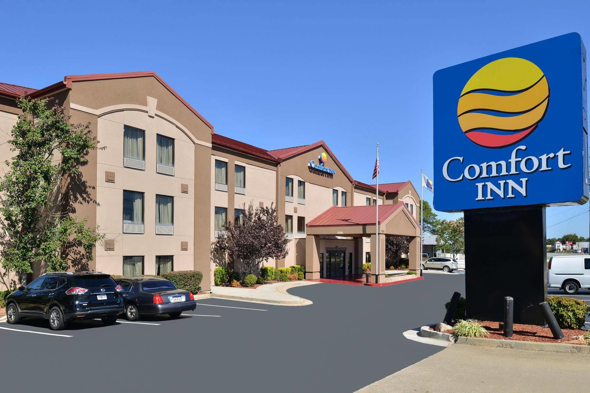 Comfort Inn & Suites At Stone Mountain Exterior foto